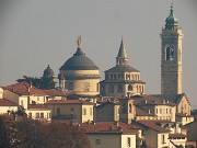21 Splendida vista sulla Cupola del Duomo e ciborio- campanile di S. Maria Maggiore